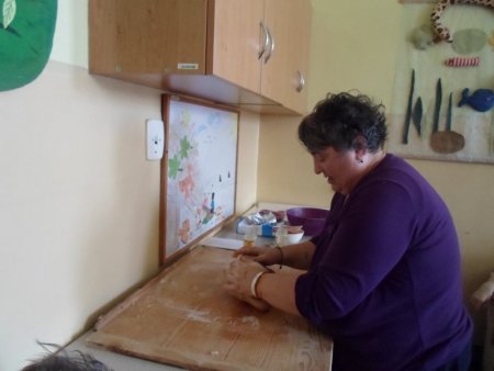 Príprava koláčikov pre oblievačov 2015